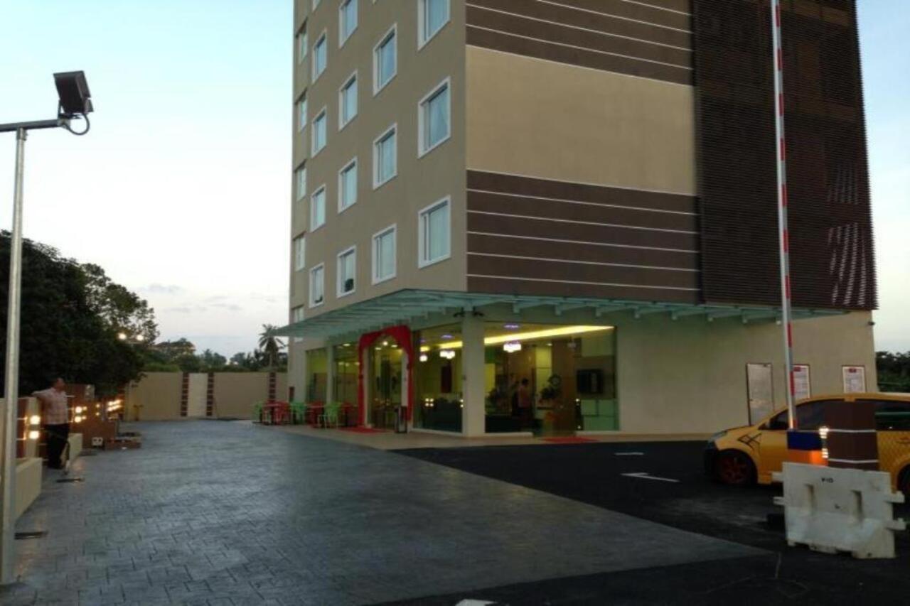 Caspari Hotel Tampin Exterior foto